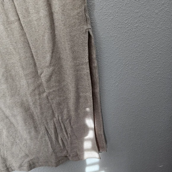 Old Navy Cream Long Sleeve Dress - Picture 4 of 9